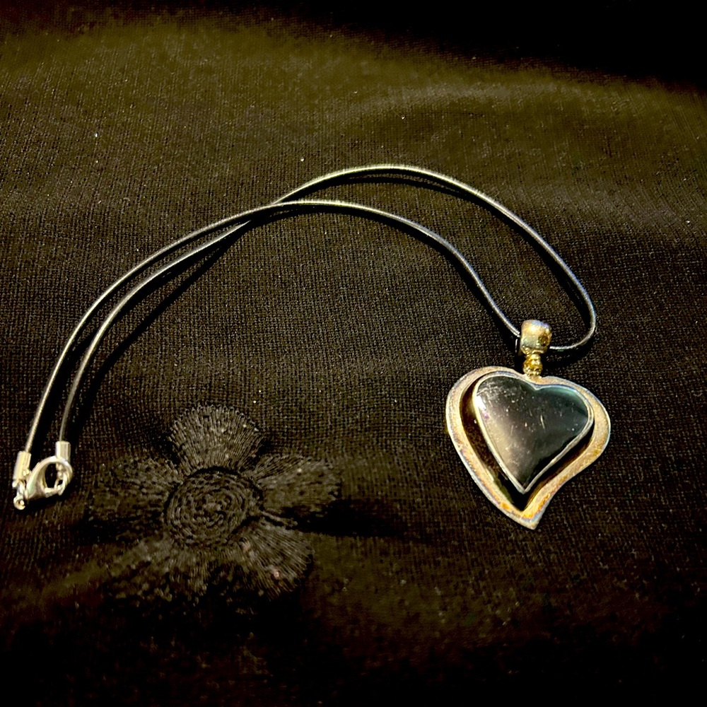 Pre-loved Black and Real 925 Silver Heavy Heart pendant choker. Made in Mexico.